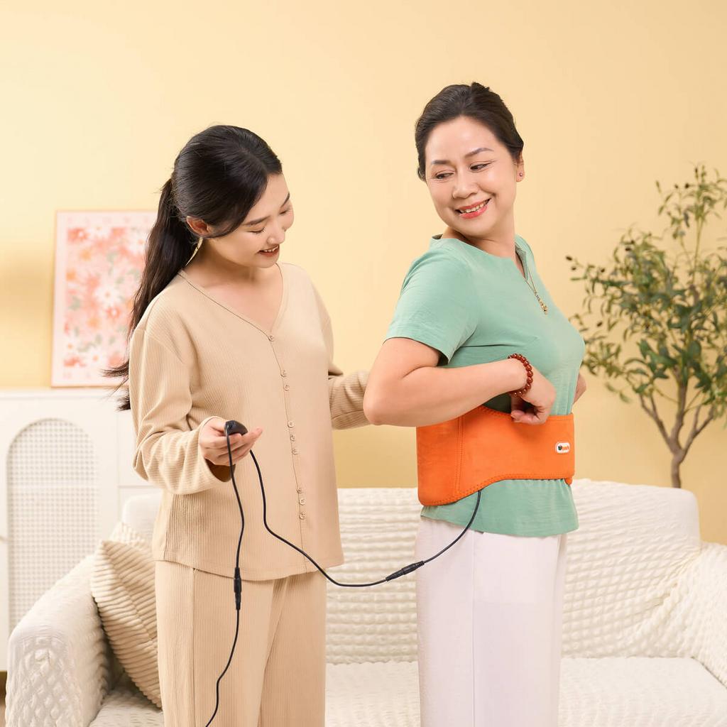 Ngải cứu, gừng và xuyên khung — phối hợp để giảm đau và thư giãn tự nhiên.