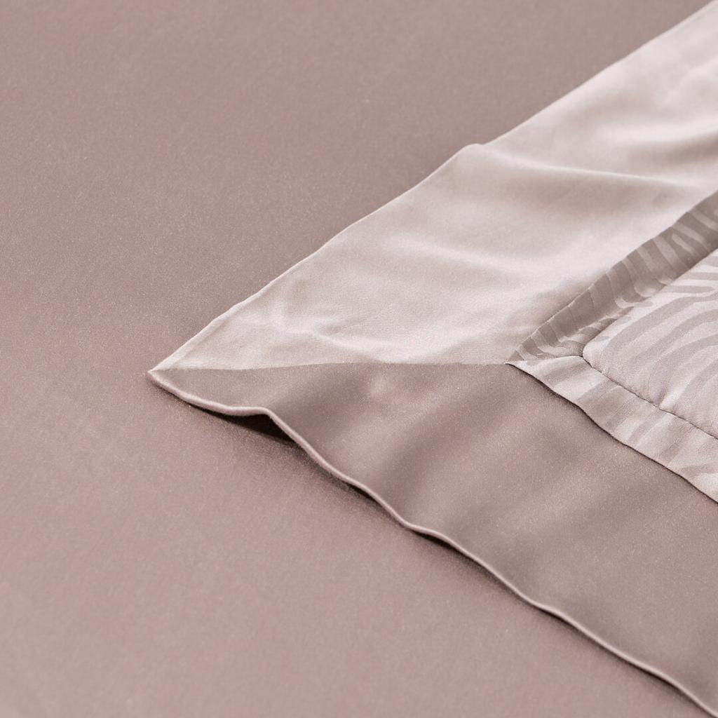 Màu nâu pastel — phối hợp dễ dàng với nội thất hiện đại.