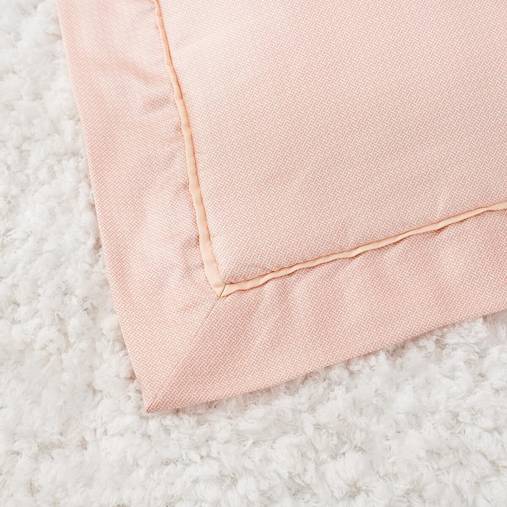 Thiết kế tinh tế, dễ phối đồ cho nhiều phong cách phòng ngủ.