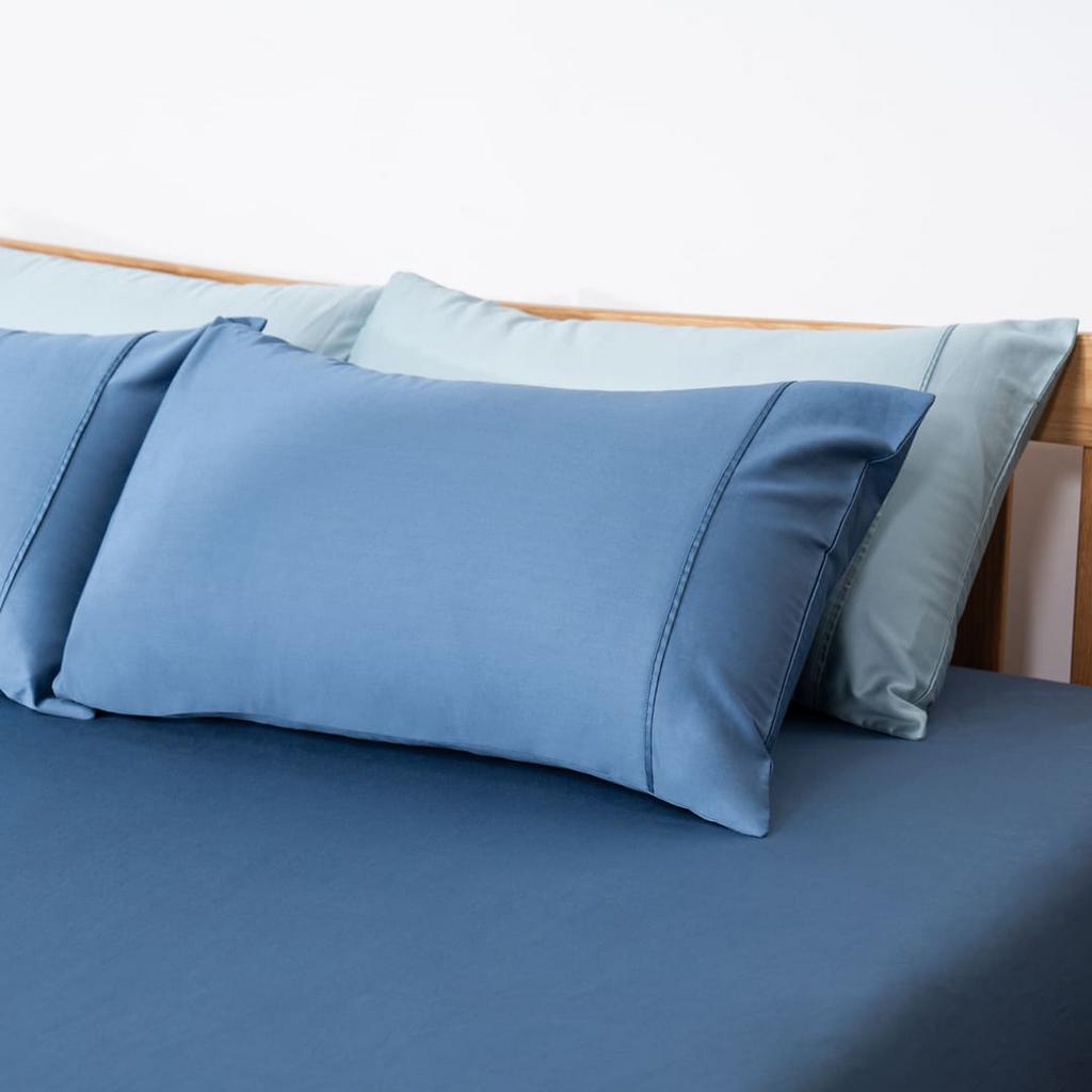 Bảng thông số rõ ràng, responsive cho mobile.