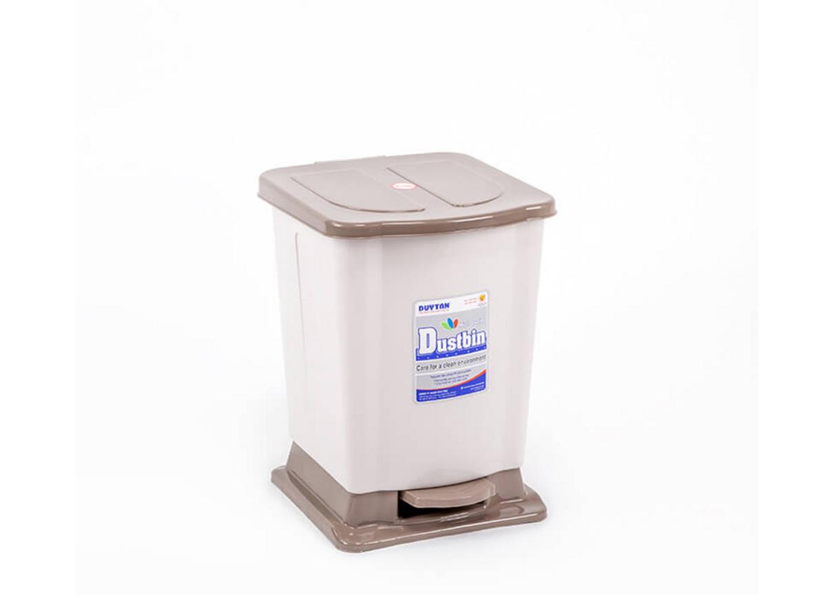 Thùng rác đạp trung No.TR740 — gọn gàng, kín mùi, tiện thao tác bằng chân.