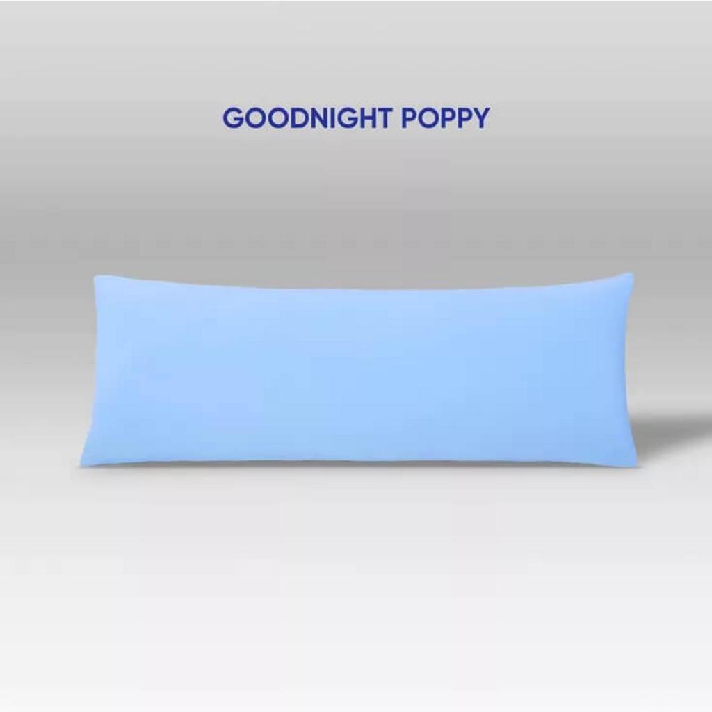 Vỏ gối cooling với sợi làm mát (cool yarn) — mát khi tiếp xúc, thoáng khí.