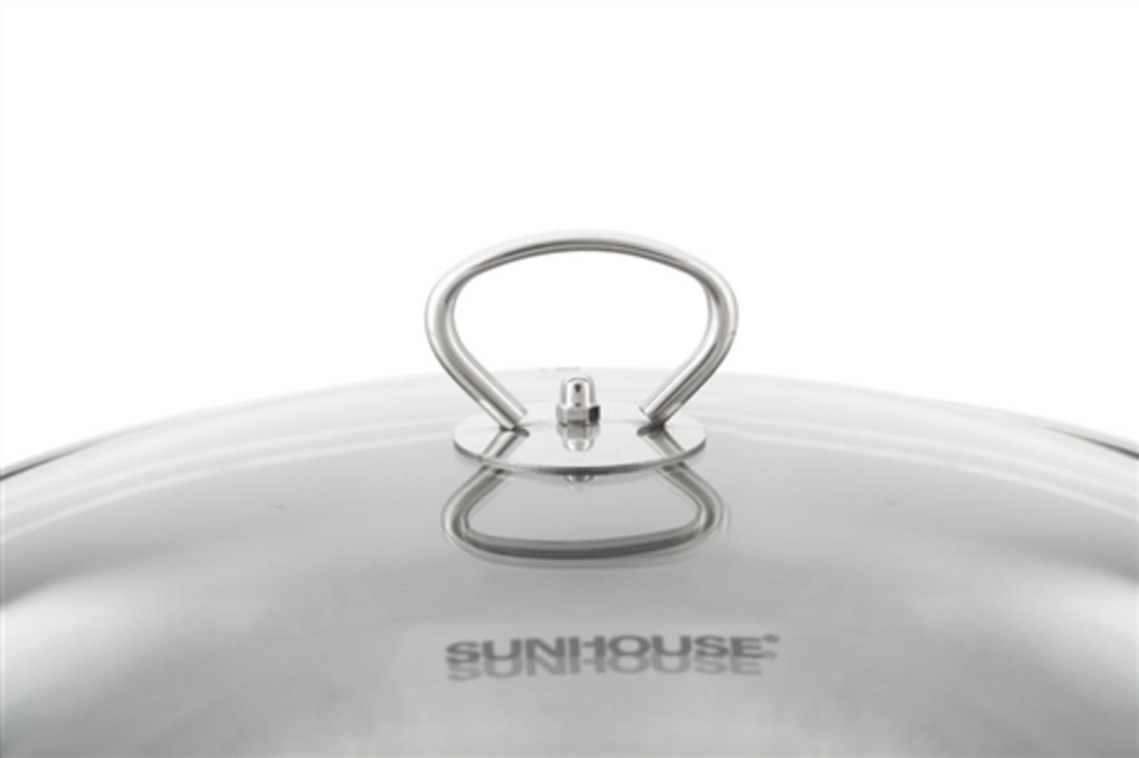 Đáy 3 lớp inox–nhôm–inox của SUNHOUSE: truyền nhiệt nhanh, tản nhiệt đều.