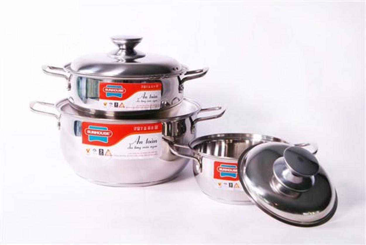 Đáy 3 lớp (inox‑nhôm‑inox) truyền nhiệt nhanh, dùng cho bếp từ và các loại bếp khác.