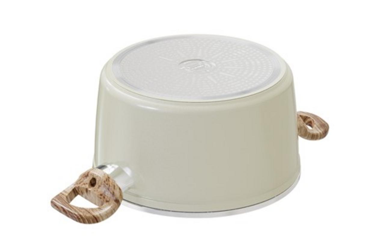 Đáy từ Inox 430, vung kính viền inox và quai chịu nhiệt.