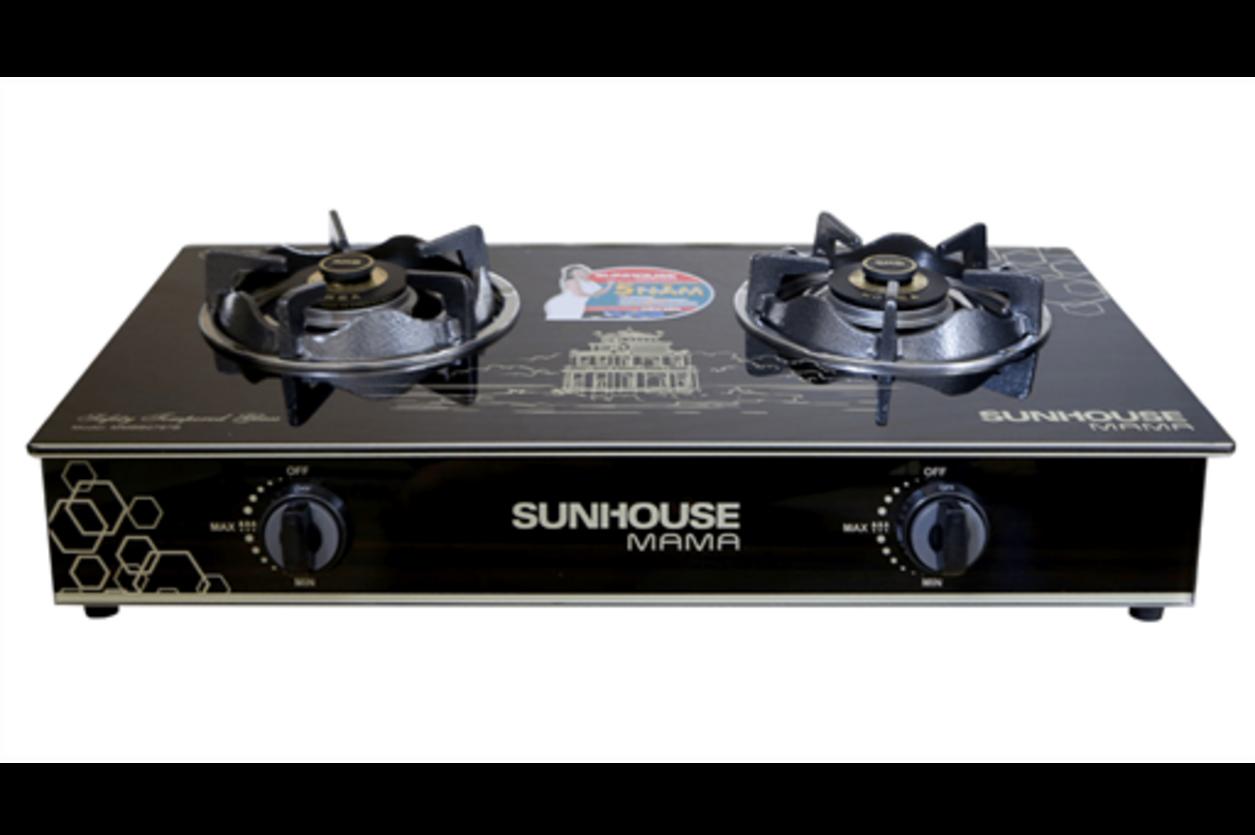 Hero image: Bếp gas Sunhouse MMBB0787B đặt trên mặt bếp hiện đại — phô diễn mặt kính 7mm và đầu đốt đồng.