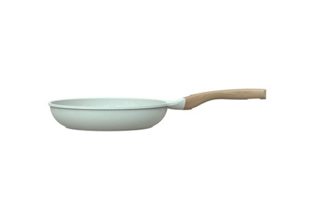 Chảo Sunhouse SBD20MT: nhỏ gọn 20cm, chống dính vân đá, dùng mọi bếp.