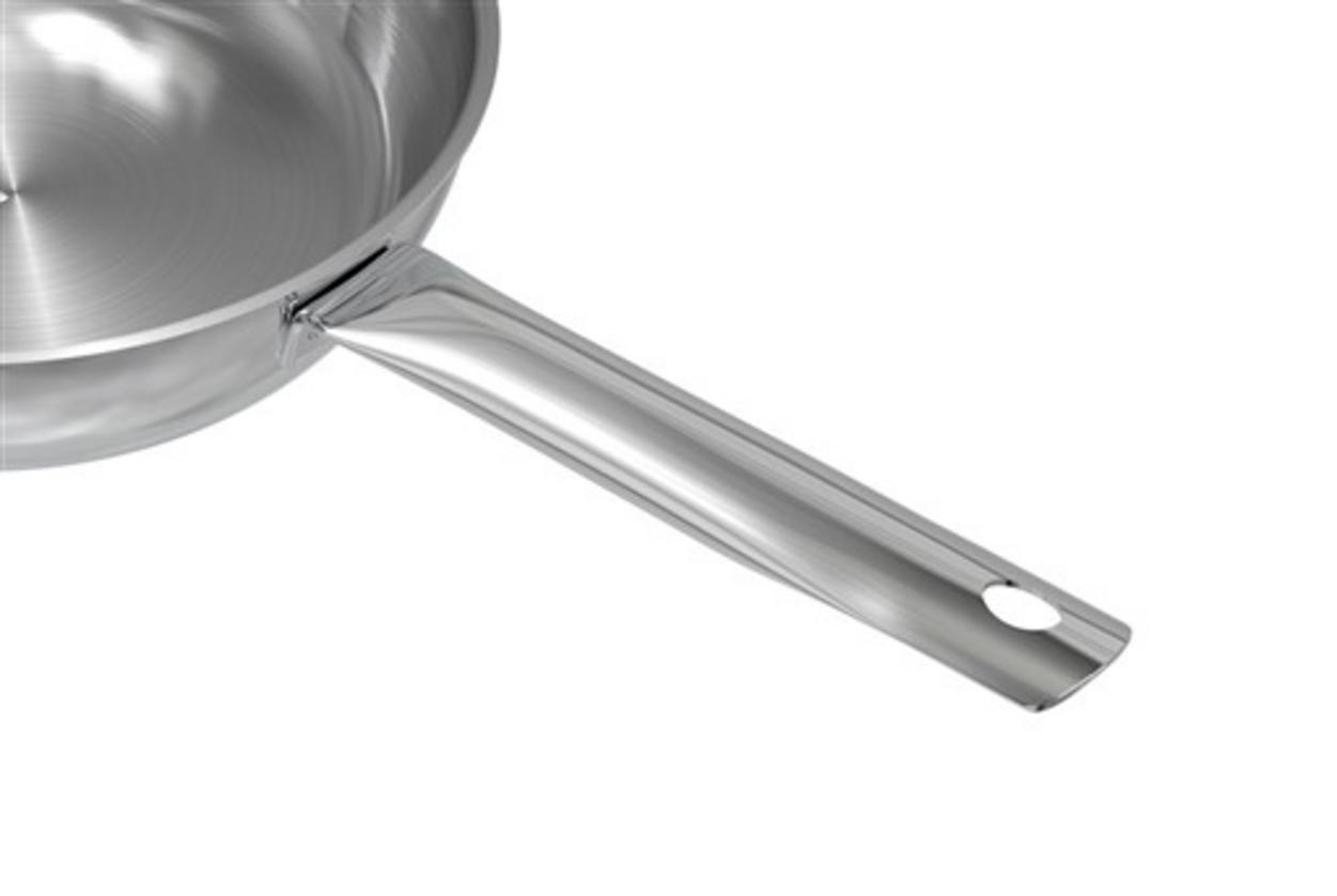 24cm — kích thước lý tưởng cho gia đình 2–4 người.