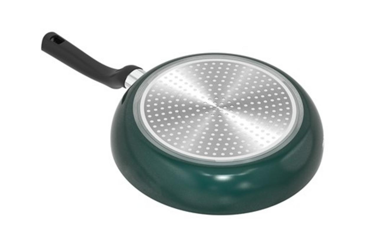 Thân nhôm 2.2 mm phối đáy Inox 430 — dẫn và giữ nhiệt hiệu quả.