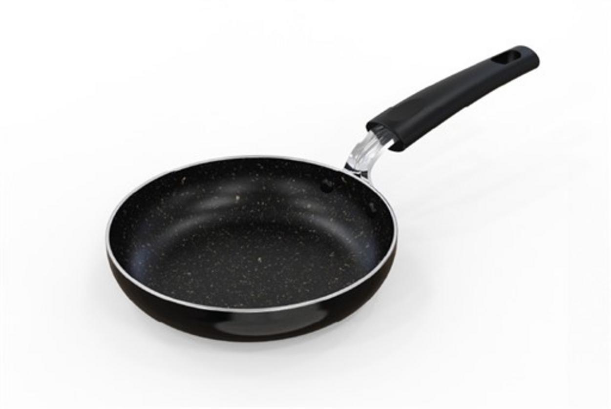 Nhôm tấm dày 2.1–2.4 mm — dẫn nhiệt nhanh và đều.