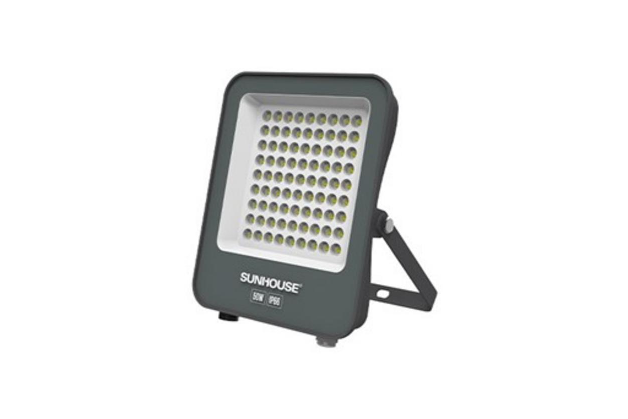 Sáng 5.000 Lm từ 50W — mạnh nhưng tiết kiệm.