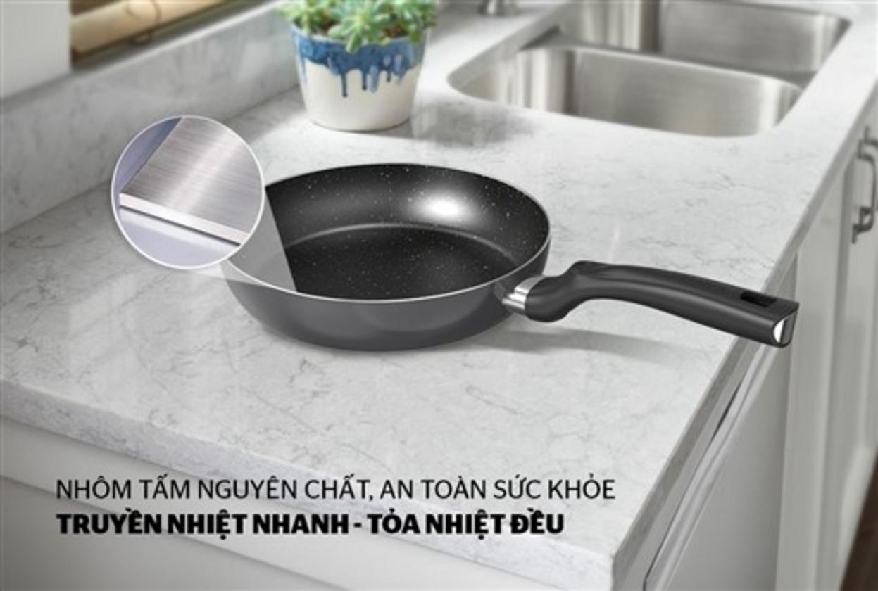 Tay cầm chịu nhiệt & đáy phù hợp bếp gas/hồng ngoại.