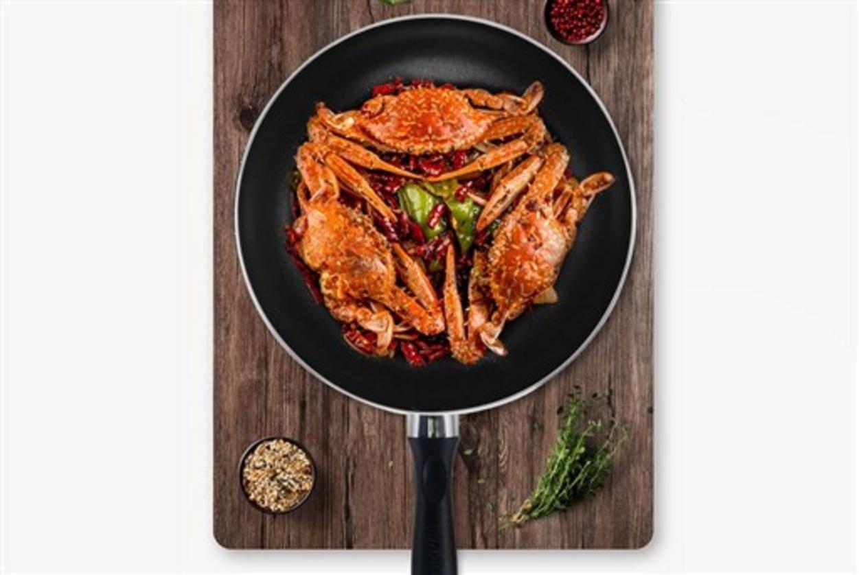 Lớp chống dính Whitford 3 lớp — nấu ít dầu, vệ sinh nhanh.