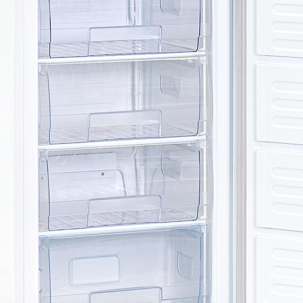 4 hộc kéo giúp phân loại, lấy nhanh, giữ lạnh tốt hơn.