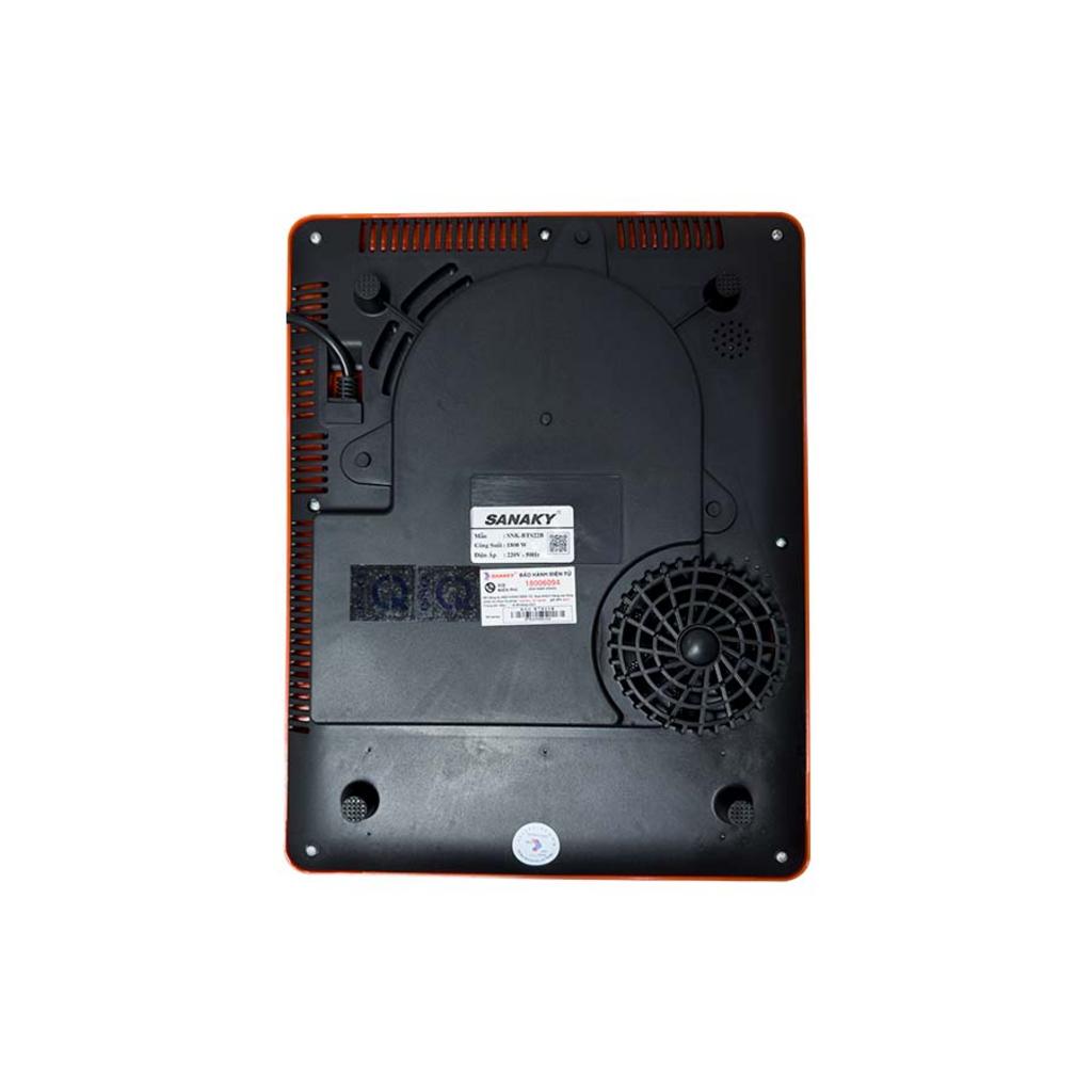 8 chế độ nấu giúp chế biến đa dạng món nhanh và chính xác.