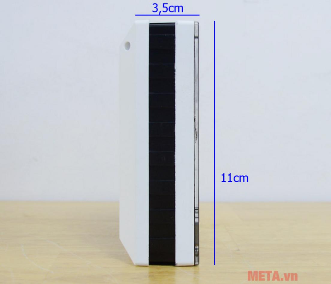 Độ chính xác cao — đọc số liệu rõ ràng trên màn hình LCD.