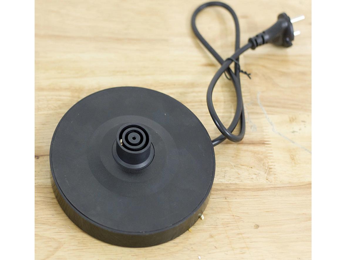 Thiết kế 2 lớp cách nhiệt và đế xoay 360° tiện lợi