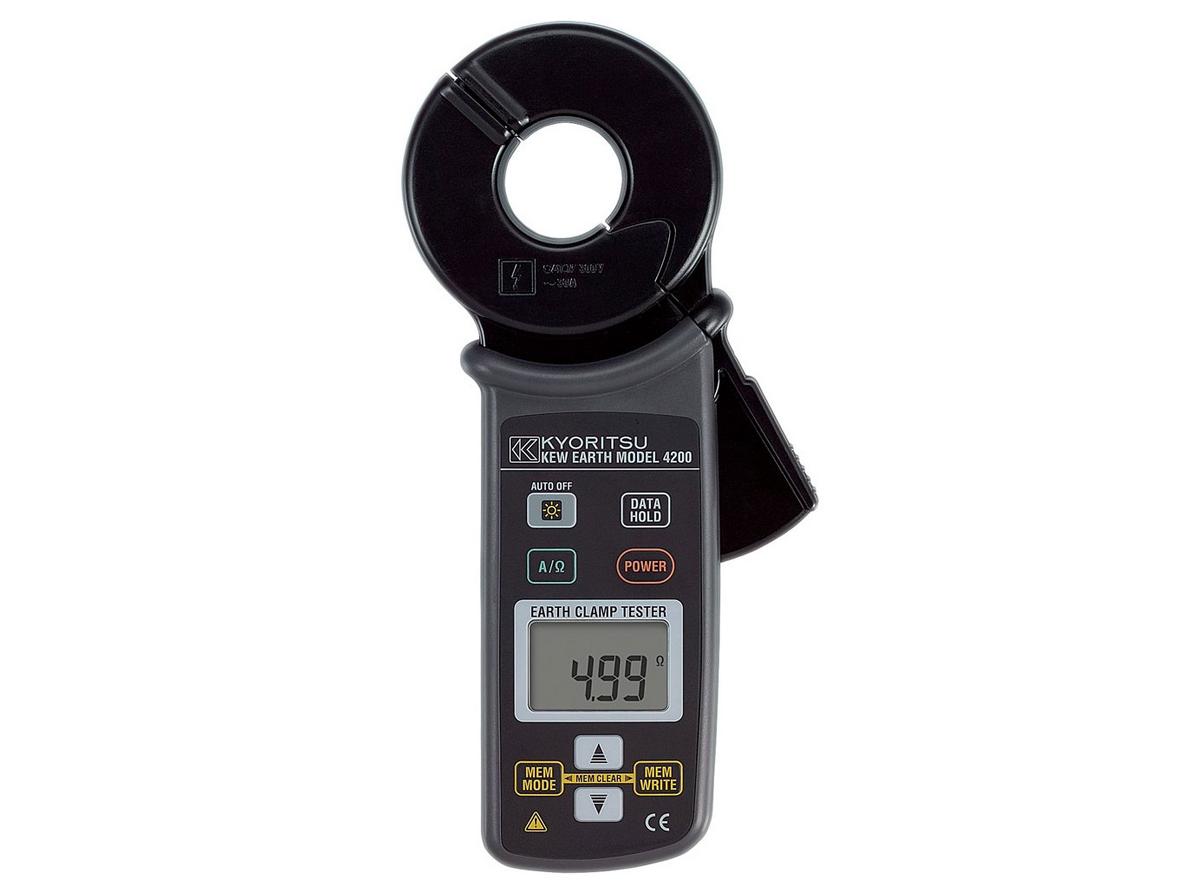 Kyoritsu 4200 — đo điện trở đất nhanh, không cần cọc phụ. Hình chụp thực tế tại công trường.
