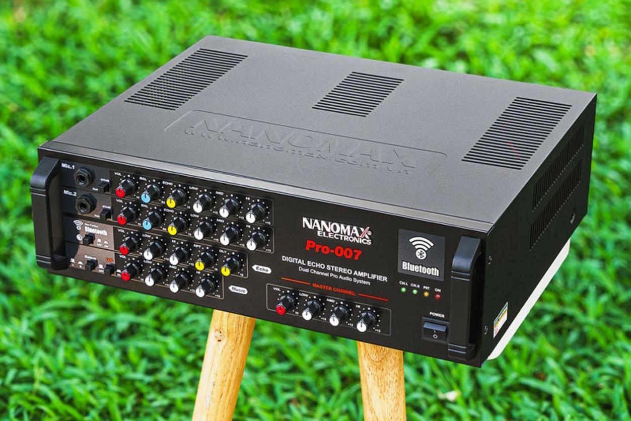 Mạch echo kỹ thuật số trên Amply Karaoke Nanomax - ẩn