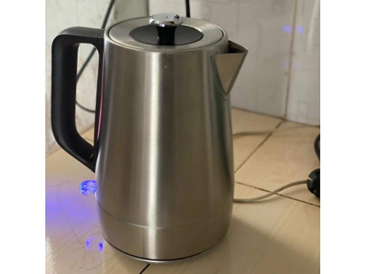 Inox 304 an toàn, dễ vệ sinh; tự ngắt bảo vệ gia đình.