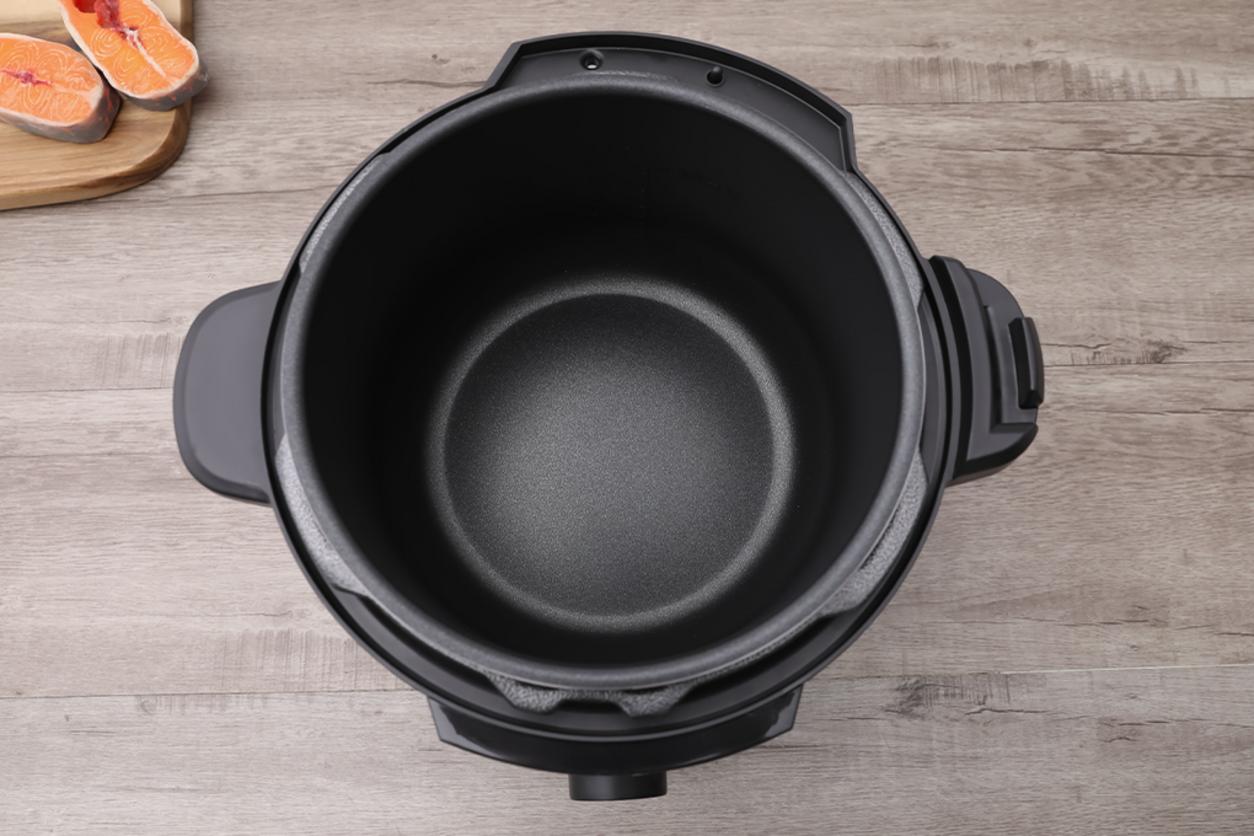 Bảng điều khiển núm vặn tiếng Việt và 10 chế độ nấu