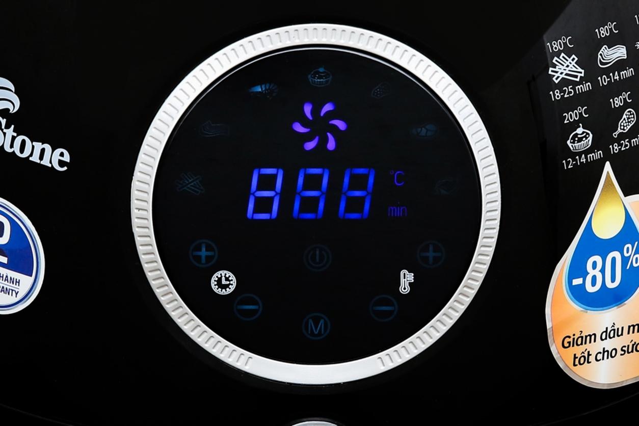 Dung tích 5.5 lít phù hợp gia đình 3–5 người.