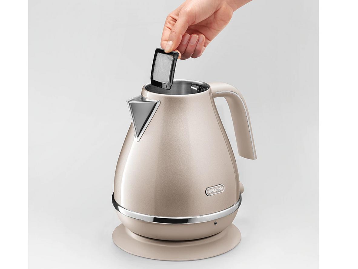 Ruột inox và lưới lọc cặn tháo rời — dễ vệ sinh, an toàn cho đồ uống.