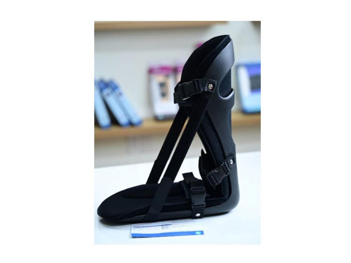 Chất liệu thoáng khí — thoải mái khi đeo lâu.