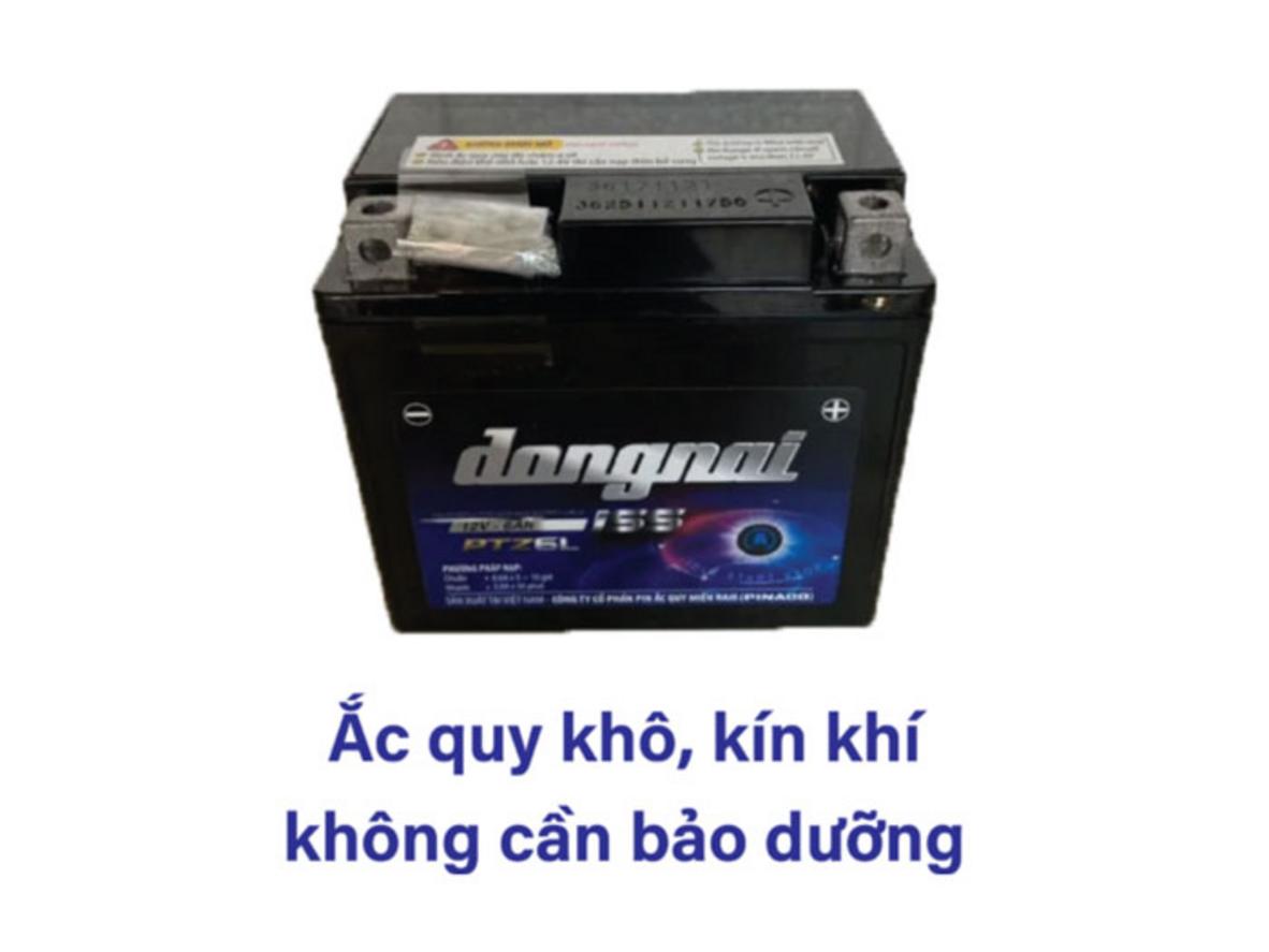 Minh họa công nghệ AGM‑VRLA: miễn bảo dưỡng, an toàn khi lắp trong cốp xe.