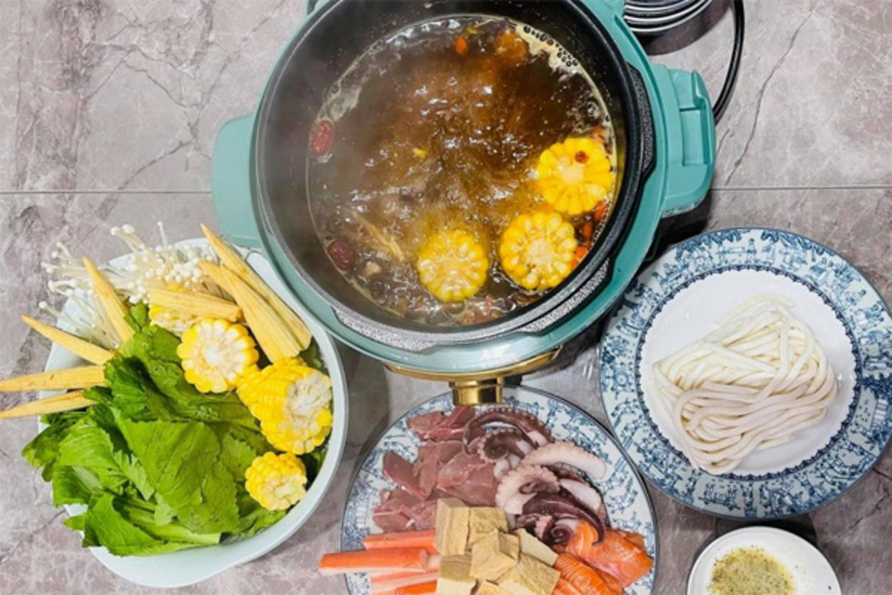 Công suất 1000W và 6 cấp độ nhiệt