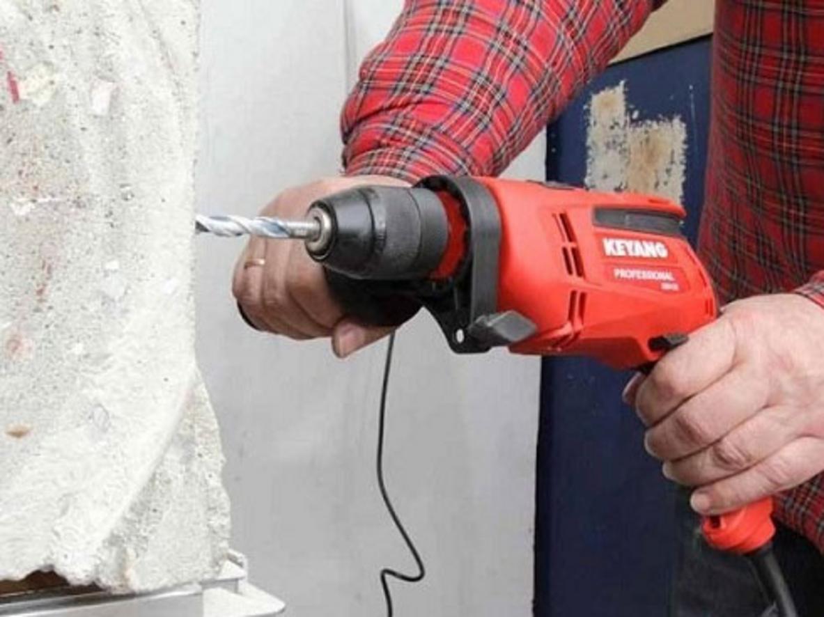 Công suất 650W và tốc độ cao giúp khoan hiệu quả trên bê tông