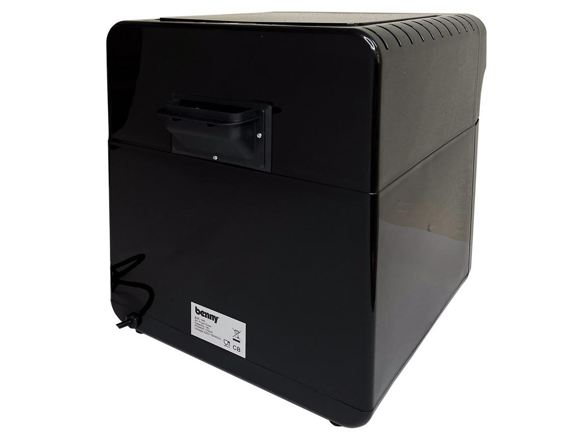 Bảng điều khiển cảm ứng và lòng nồi dễ vệ sinh