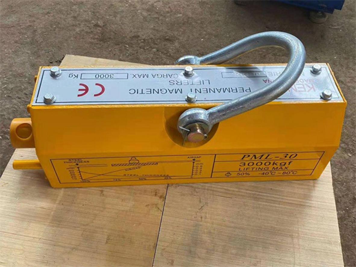 Đáy chữ V nâng ống tròn và tấm thép an toàn.