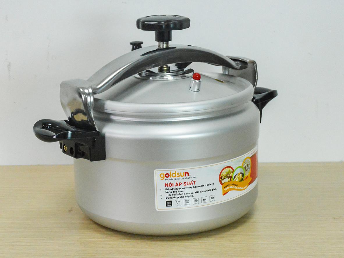 Đáy từ đa lớp tương thích bếp từ, tiết kiệm năng lượng.