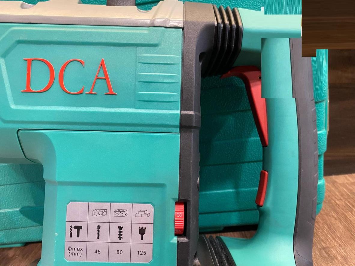 Đầu gài SDS‑Max — khoan đến 45mm.