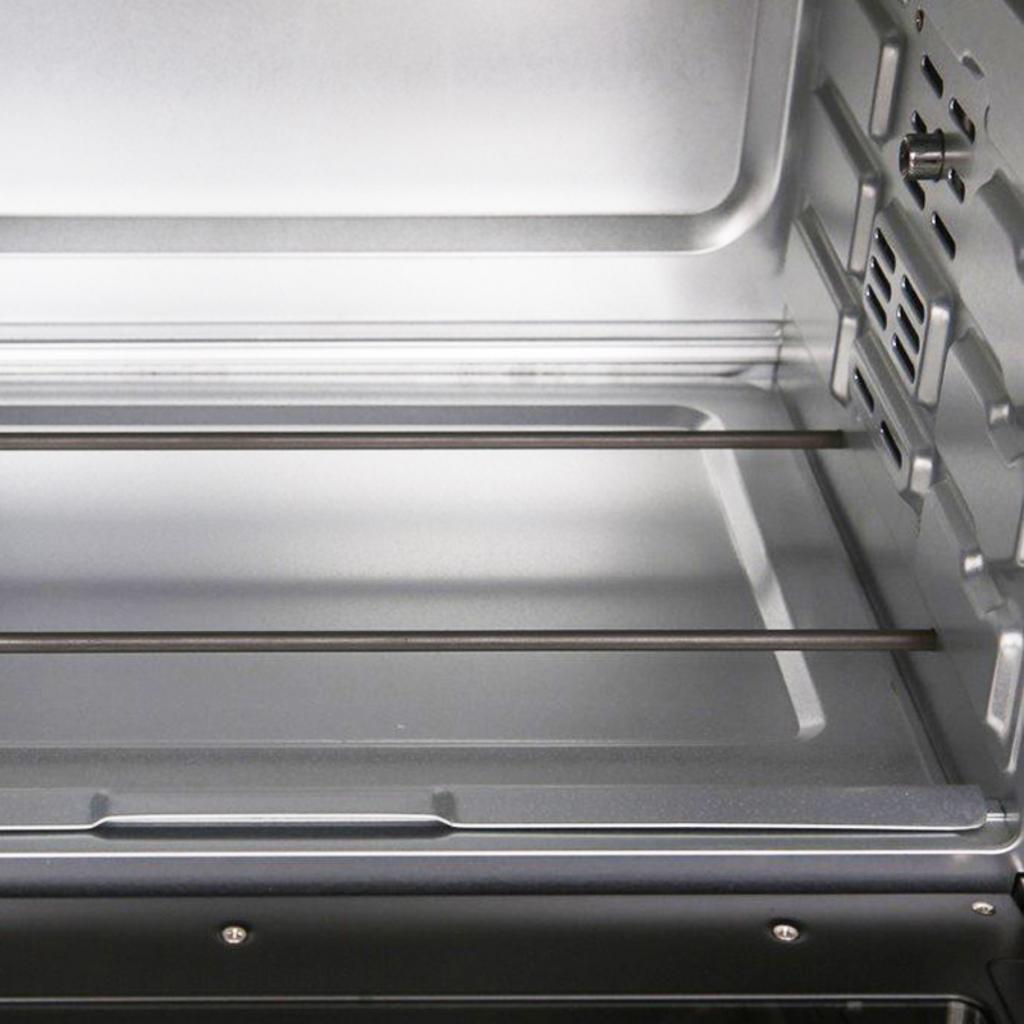 Điều khiển cảm ứng 3D và cửa kính 2 lớp cho thao tác chính xác và an toàn.