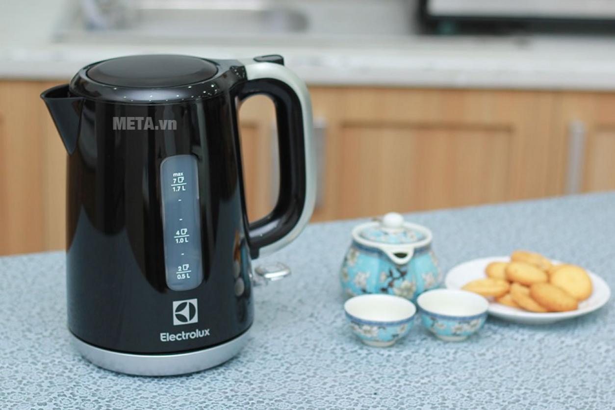 Công suất mạnh mẽ giúp đun sôi nhanh — phù hợp gia đình bận rộn.