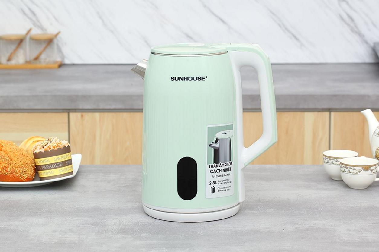 Dung tích lớn 2.8L và công suất 1.500W giúp đun nhanh.