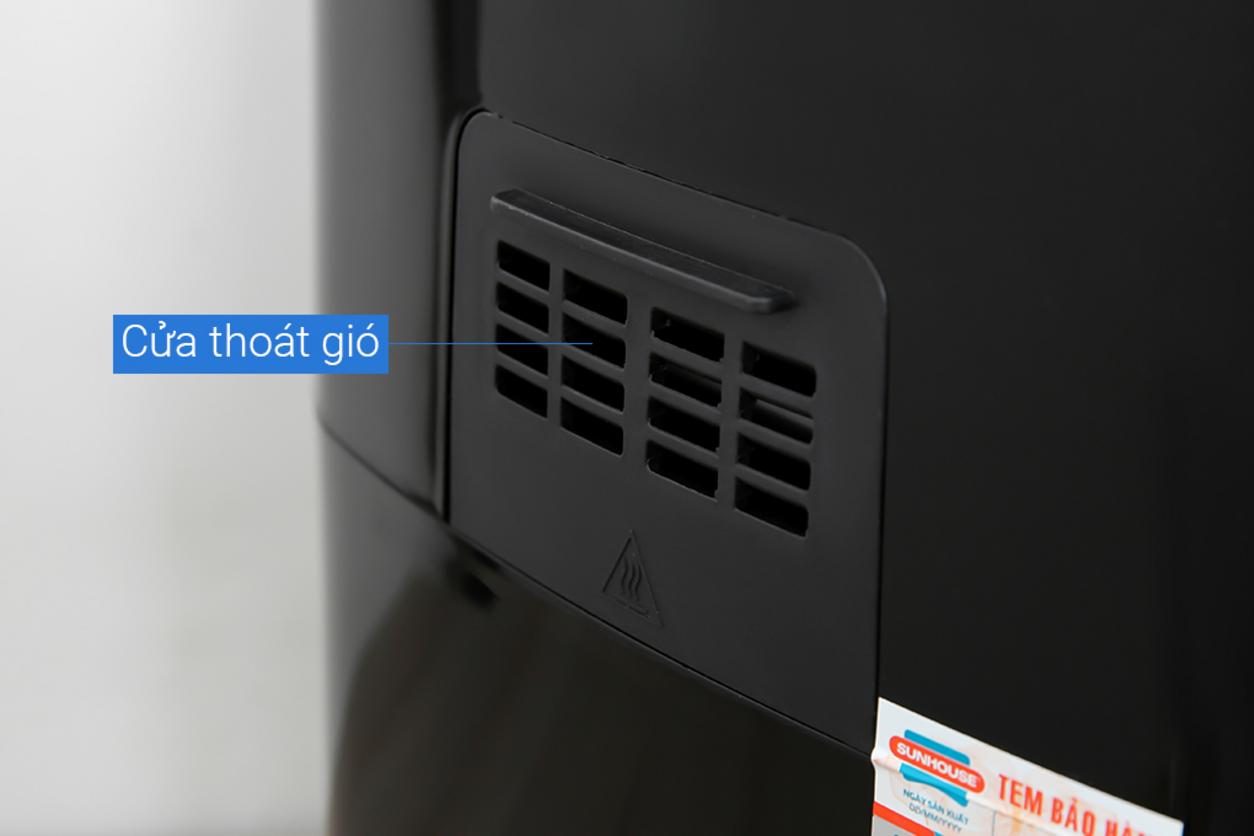 Dung tích lớn đủ nướng gà nguyên con ~1.5kg.