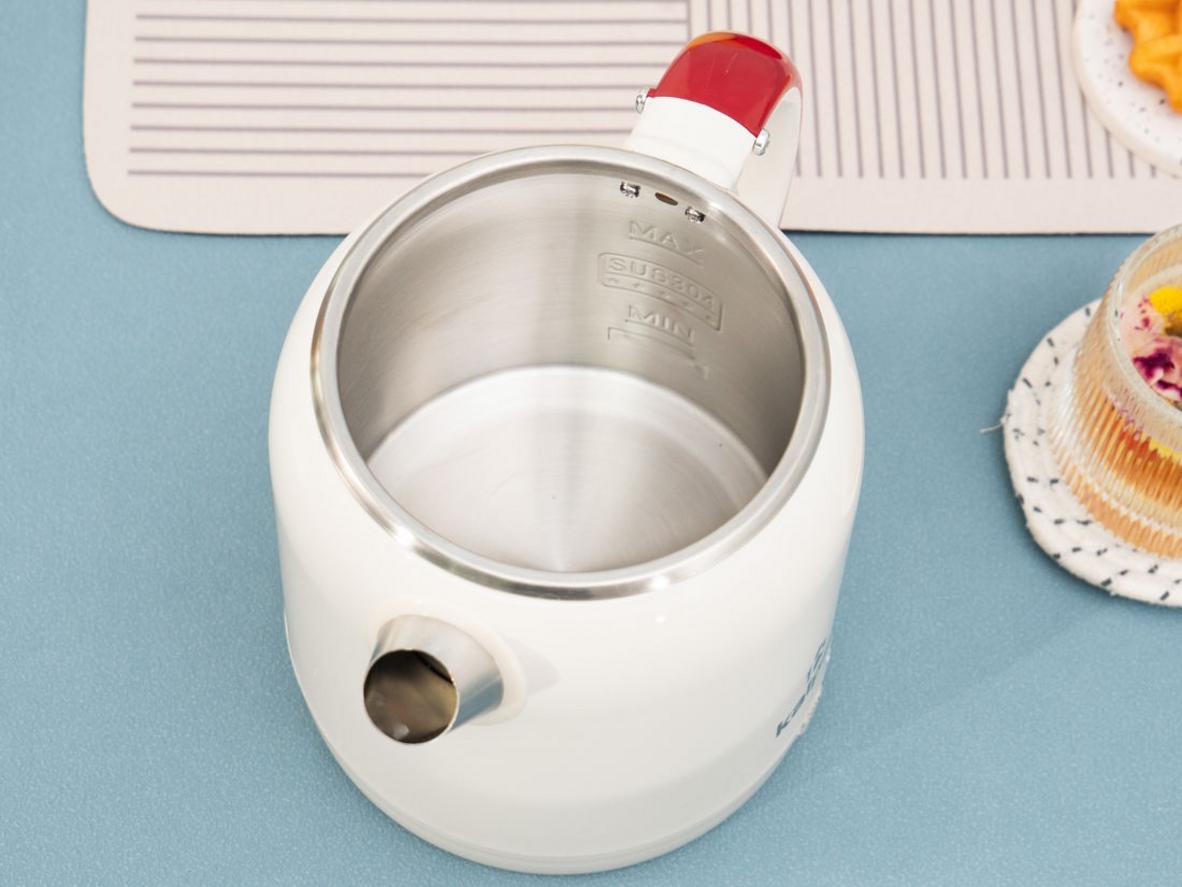 Thân 3 lớp: Inox 304 + lớp khí cách nhiệt + vỏ PP chịu nhiệt — giảm bỏng tay.