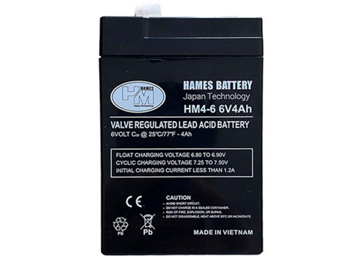 AGM (Absorbent Glass Mat) — kín khí, không cần bổ sung nước.