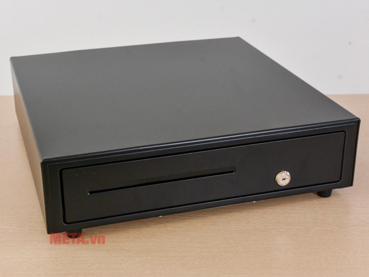 Ảnh cận cảnh từng tính năng để minh họa lợi ích thực tế.