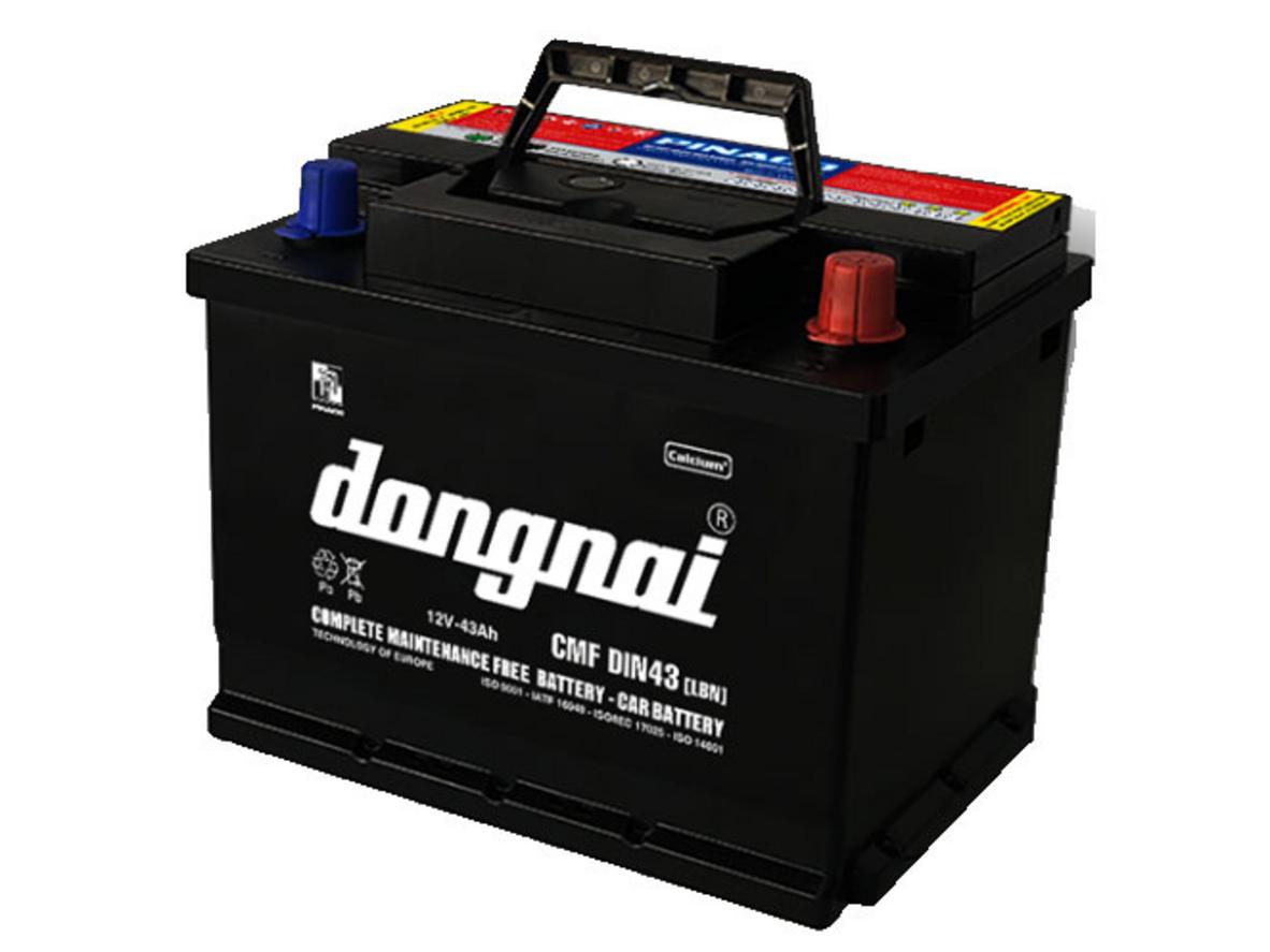 Ảnh thực tế: Ắc quy khô Đồng Nai CMF DIN430-LBN (12V - 45Ah) — nhãn PINACO rõ ràng, cọc nghịch L.