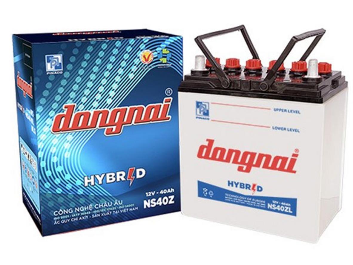 Ảnh thực tế: Ắc quy Đồng Nai NS40 (12V - 35Ah) — nhãn PINACO và tem bảo hành rõ ràng.