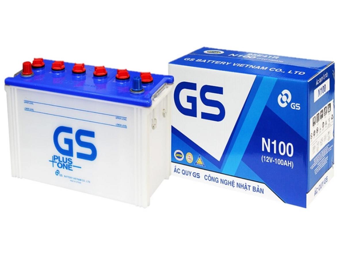 Ảnh chính: Ắc quy GS N100 (12V - 100Ah) — nhãn chính hãng, mặt tiếp xúc và vỏ bền.
