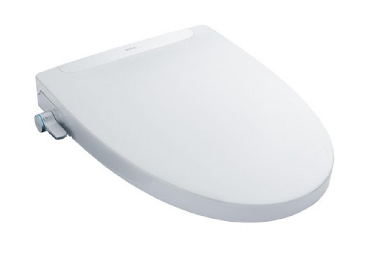 Nắp Inax CW-S32VN — thiết kế gọn, dễ lắp và vệ sinh sạch.