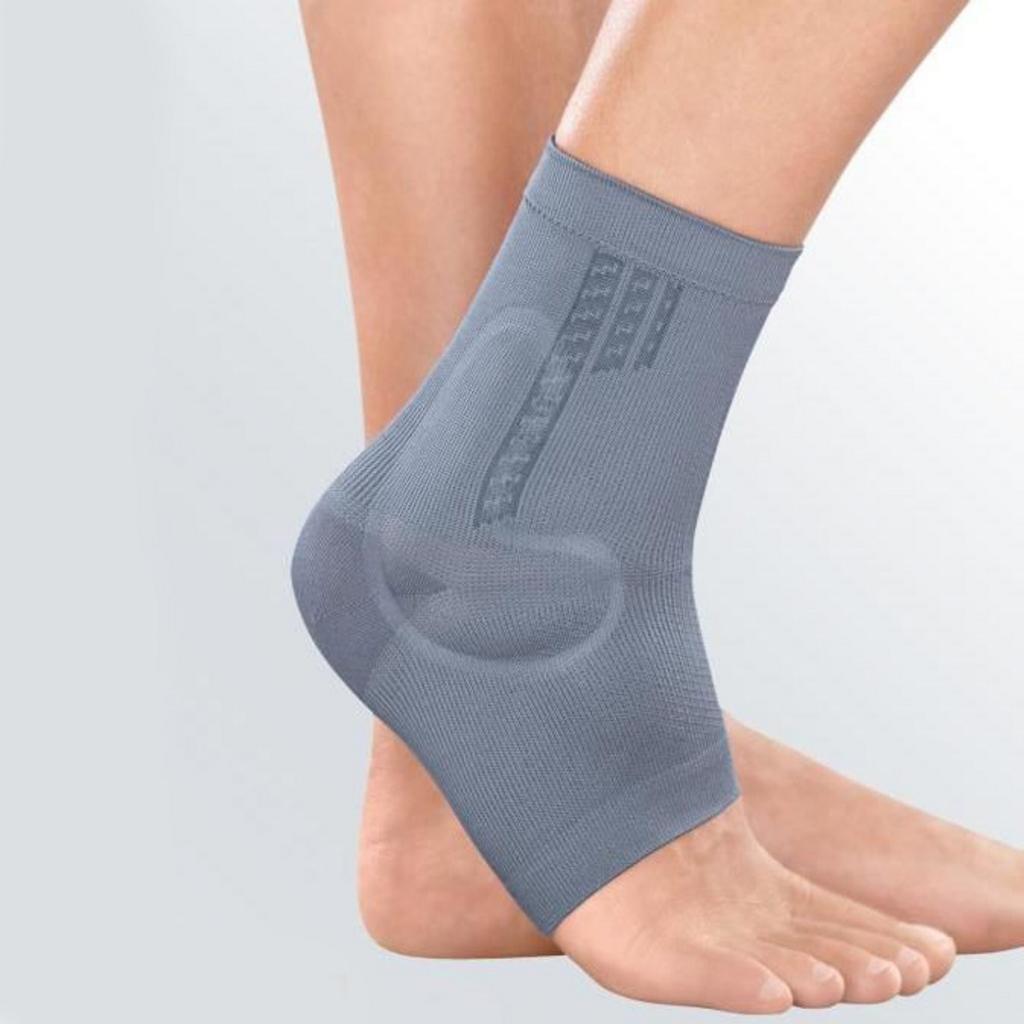 Nẹp Medi protect.Leva ôm vừa mắt cá, giảm sưng và cho cảm giác ổn định khi đi lại.