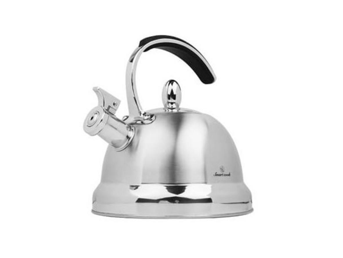 Ấm đun nước inox Smartcook SM8280OL - 2.5L: nhỏ gọn, đun nhanh, an toàn cho gia đình.