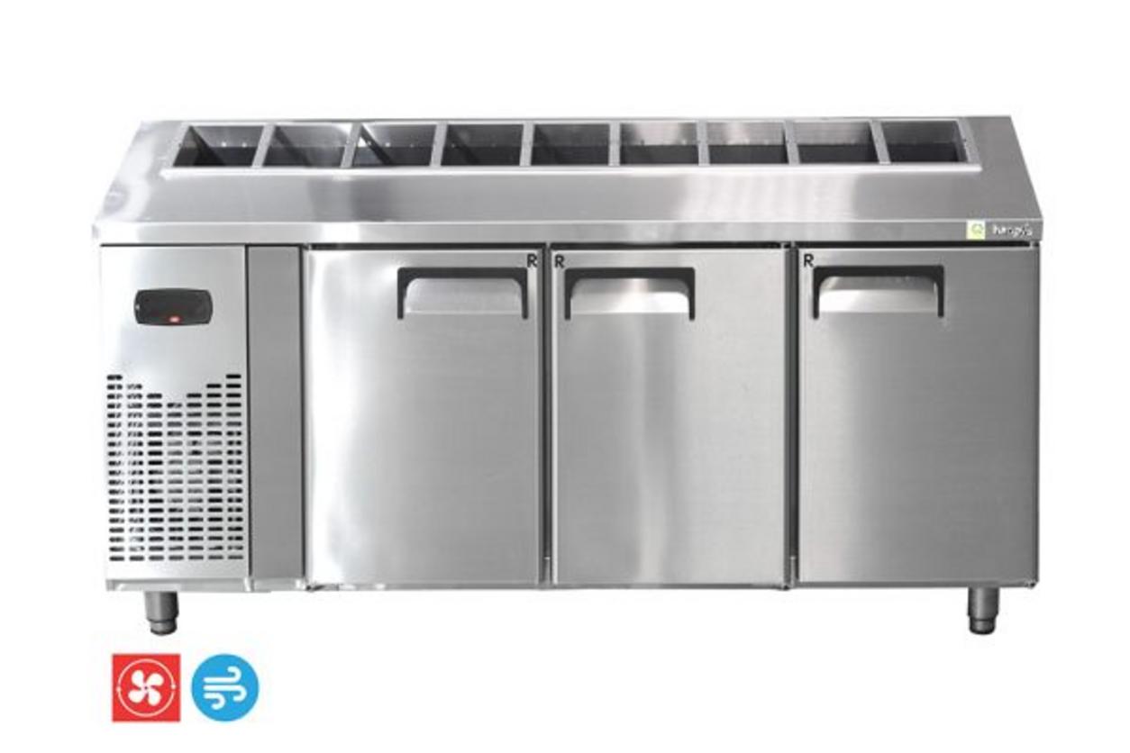 Tủ Bàn Salad HWI-1800SH: kết hợp chuẩn bị và bảo quản ngay tại quầy.