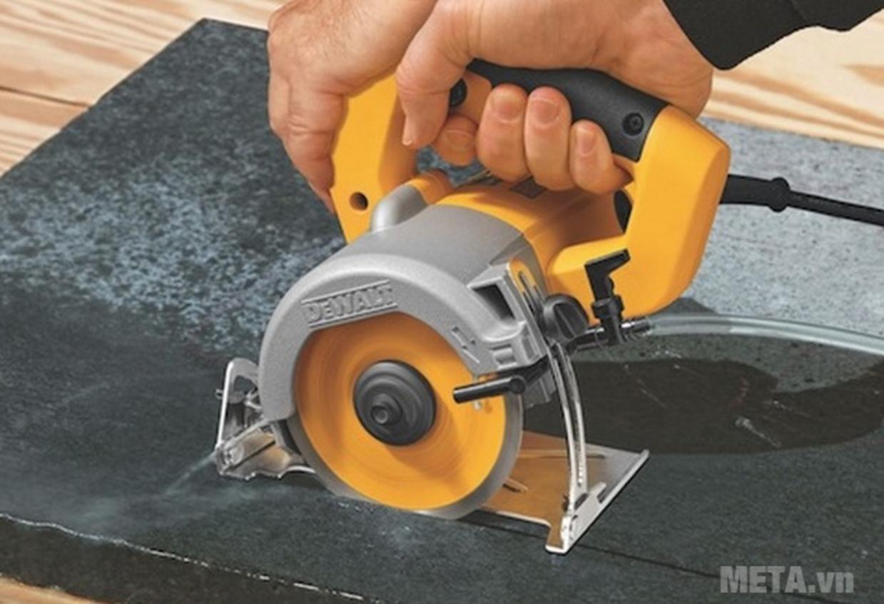 Hiệu suất 1270W của DeWalt DW862